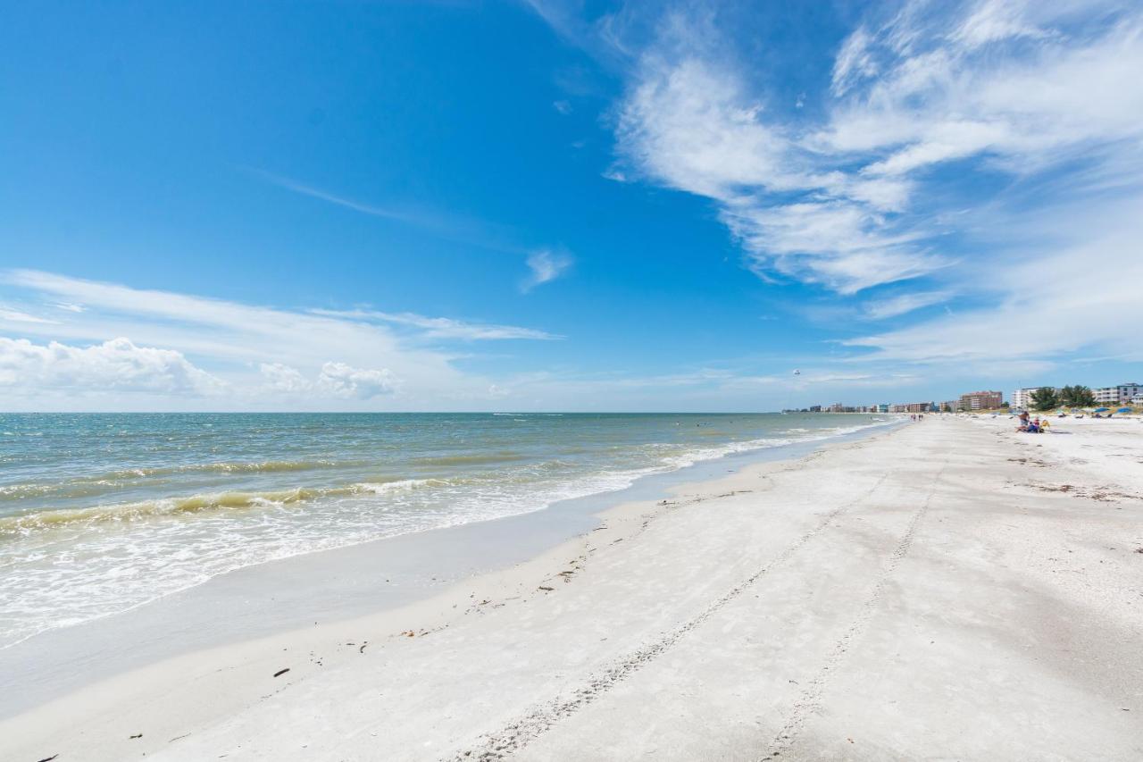 201 Sandy Shores Condos St. Pete Beach Exteriör bild