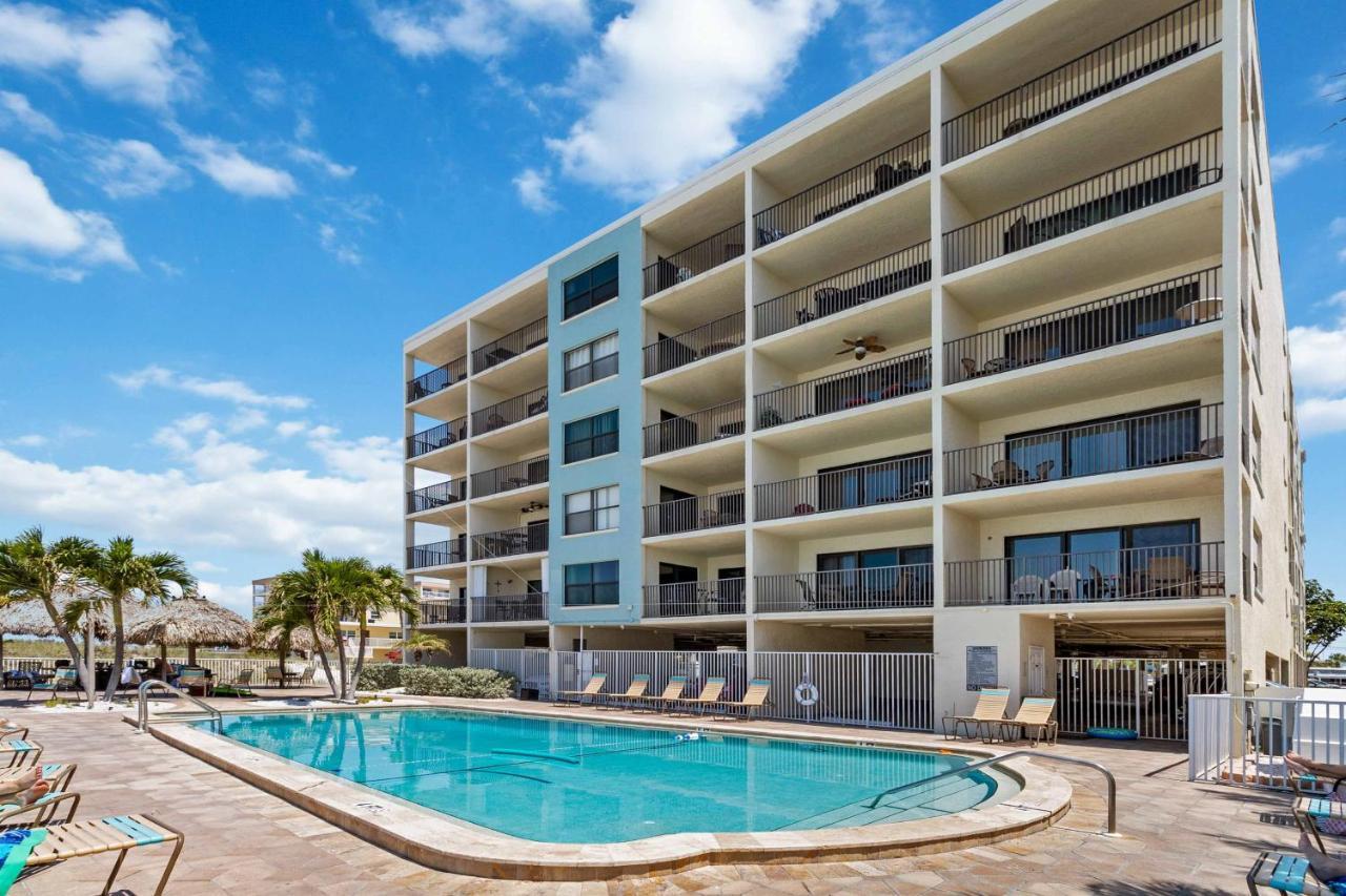 201 Sandy Shores Condos St. Pete Beach Exteriör bild