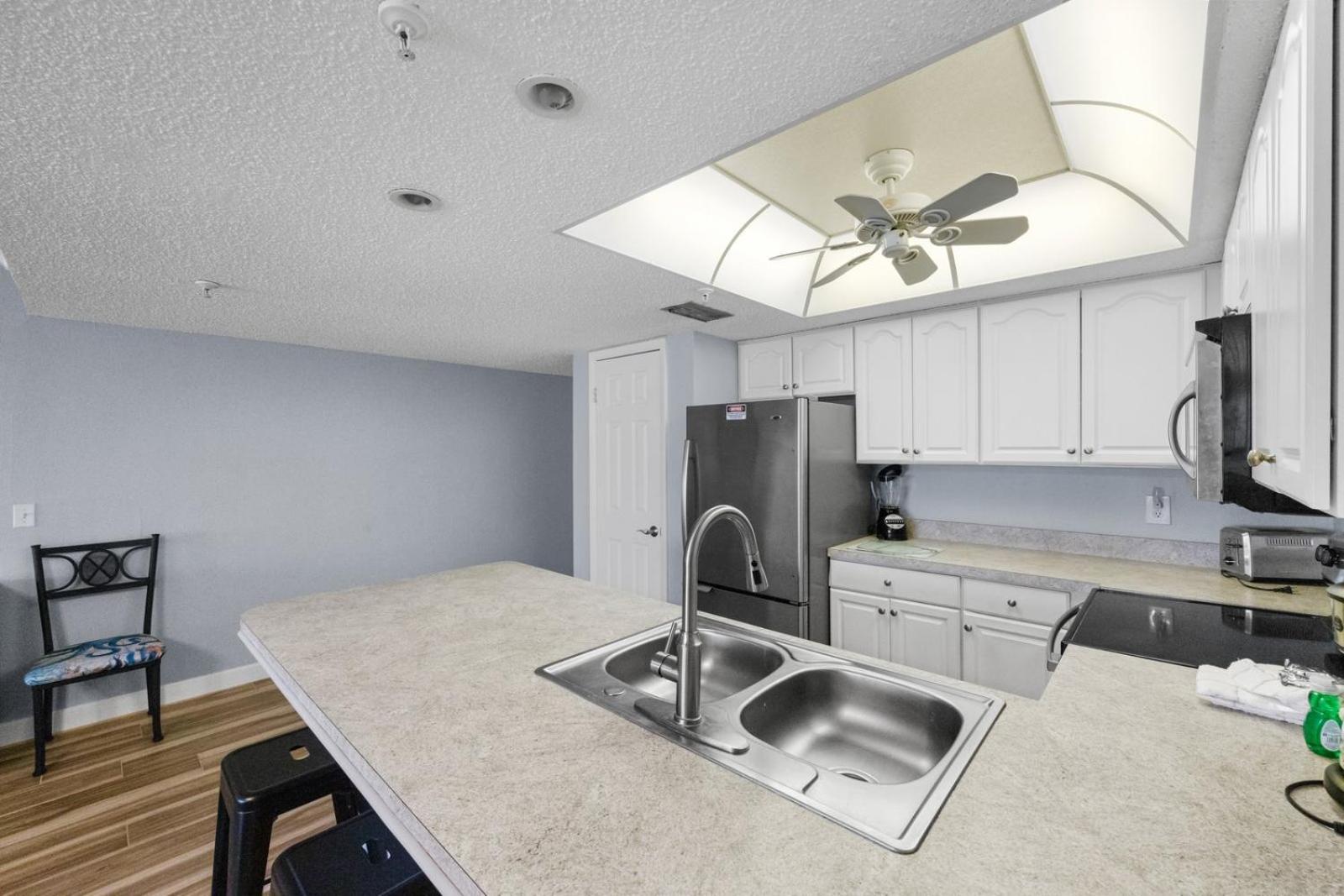 201 Sandy Shores Condos St. Pete Beach Exteriör bild