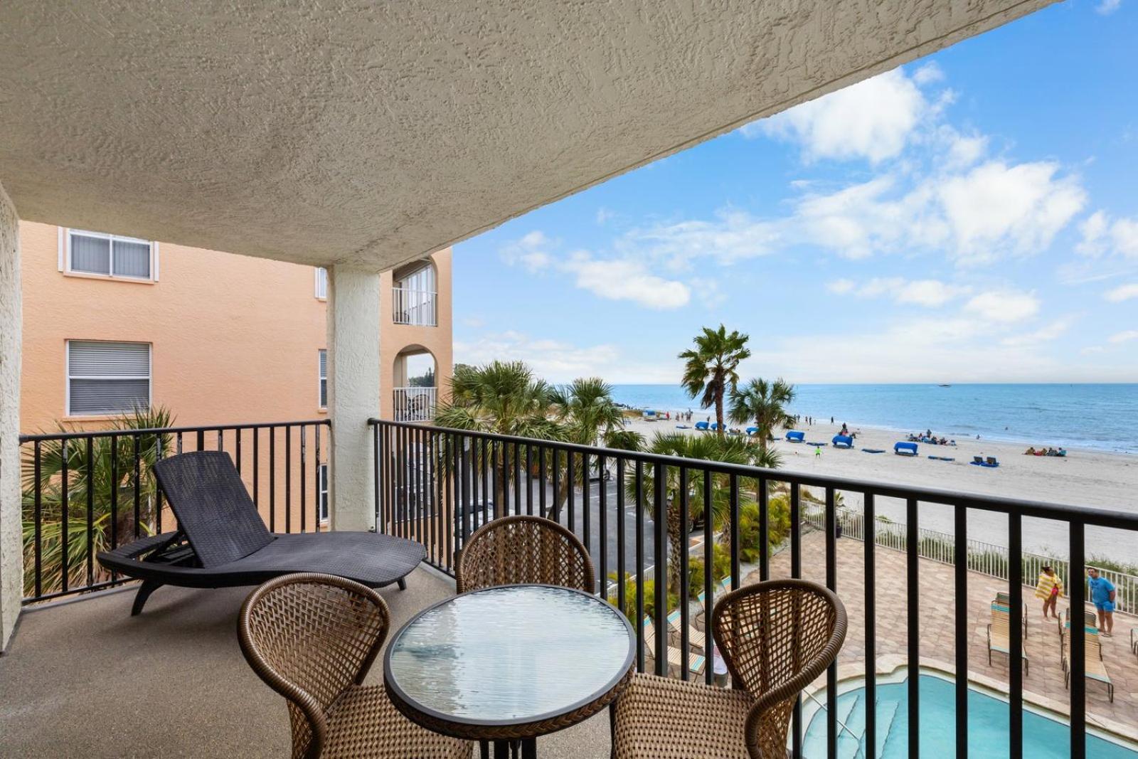 201 Sandy Shores Condos St. Pete Beach Exteriör bild